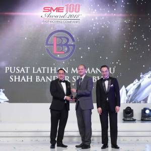 SME-100-Awards-2018_2-300 x 300xc  